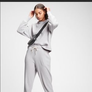 Full set- GAP Waffle Knit Hoodie & Jogger Set - Light Grey